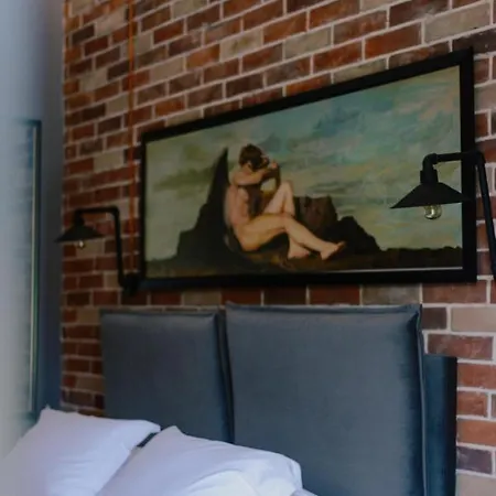 Rozafa Fish فندق